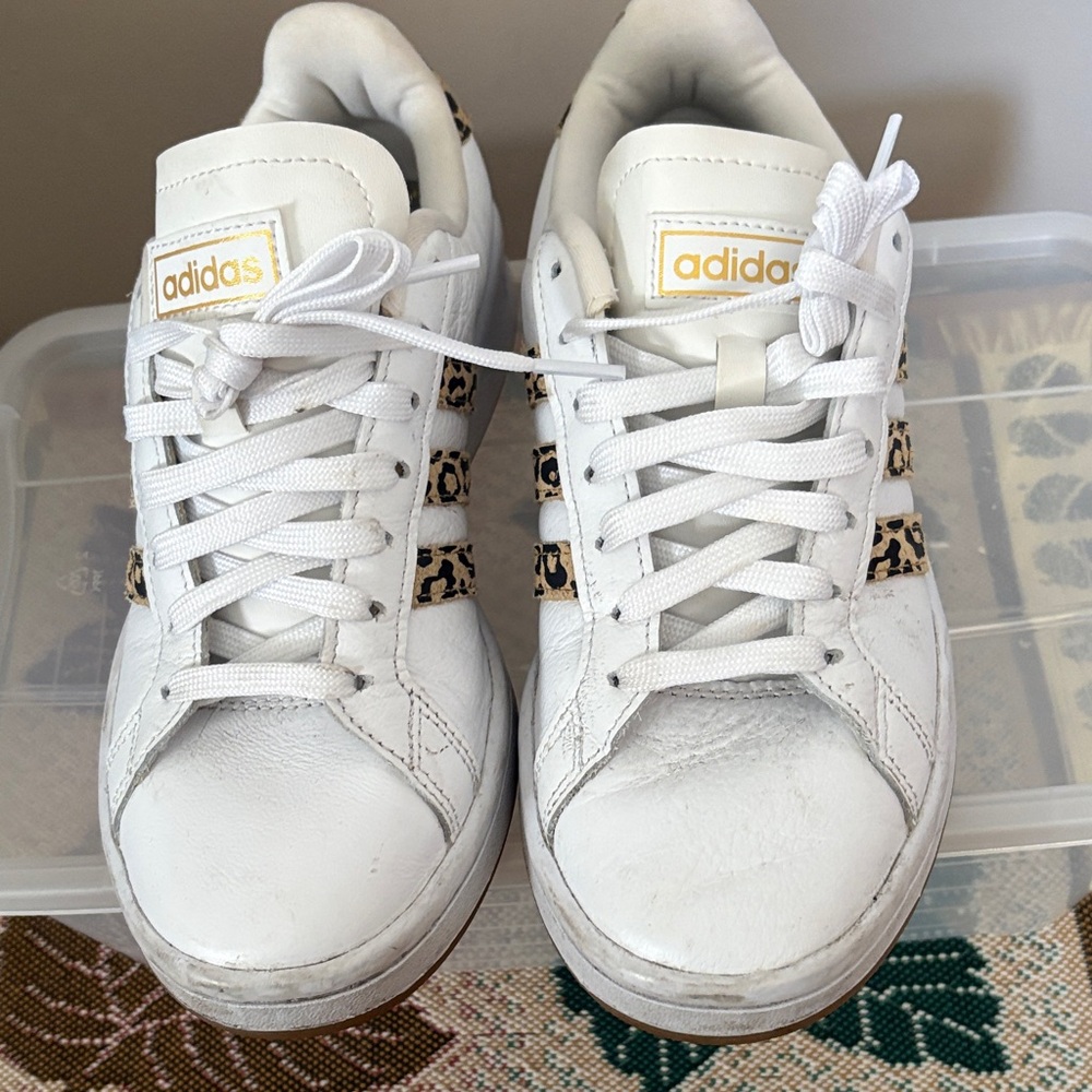 Adidas Cloudfoam White Leather Women’s Sneakers with Animal Print Accents Sz 6.5 - Picture 3 of 14